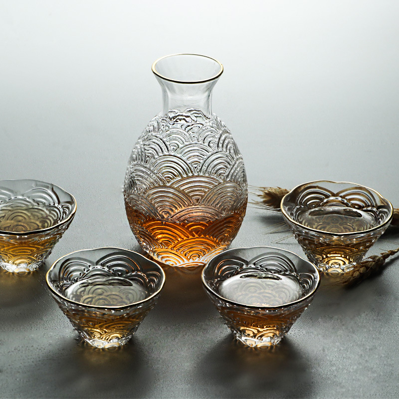 Japanisches Hammer-Sake-Set: G – Japanese Pottery Bewertung und Preis